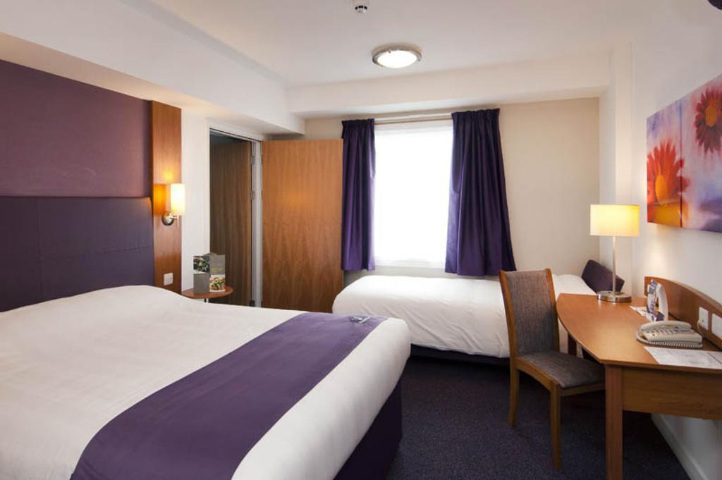 Premier Inn Birmingham Nec\u002FAirport Hotel Bickenhill Zimmer foto