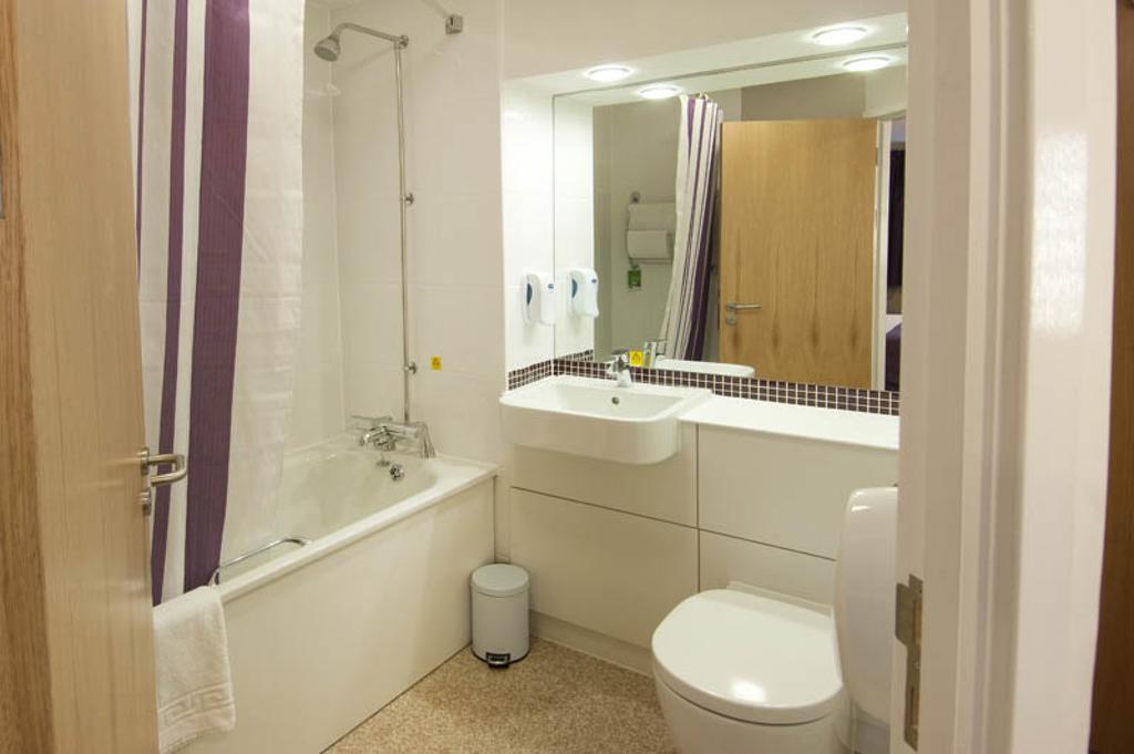 Premier Inn Birmingham Nec\u002FAirport Hotel Bickenhill Zimmer foto