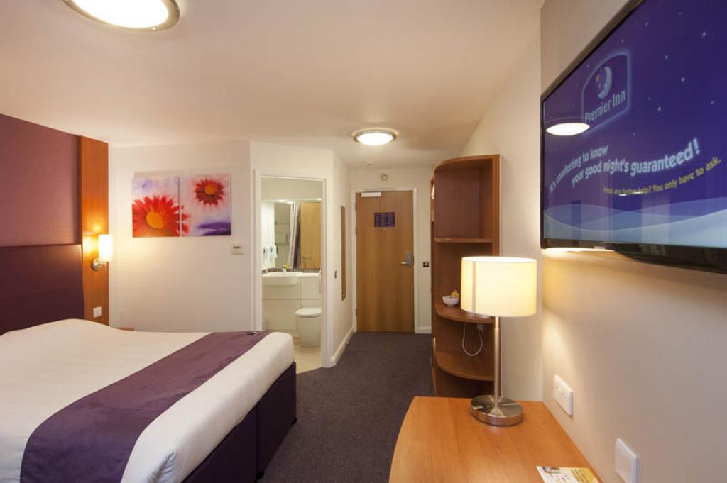 Premier Inn Birmingham Nec\u002FAirport Hotel Bickenhill Zimmer foto