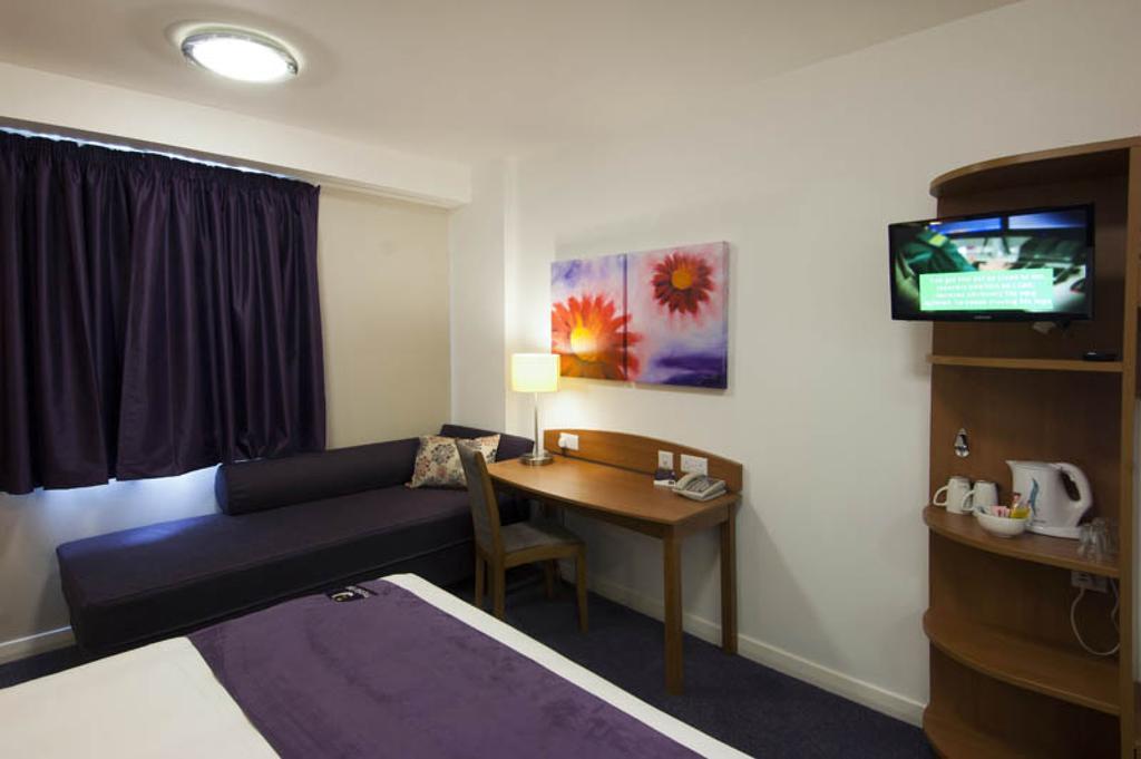 Premier Inn Birmingham Nec\u002FAirport Hotel Bickenhill Zimmer foto